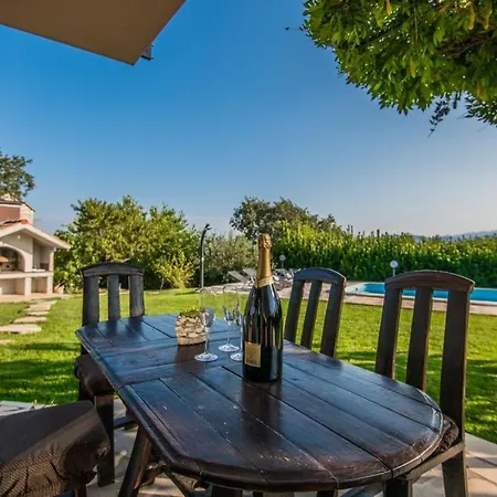 ヴィラ Kolovrat In Imotski, Private Pool